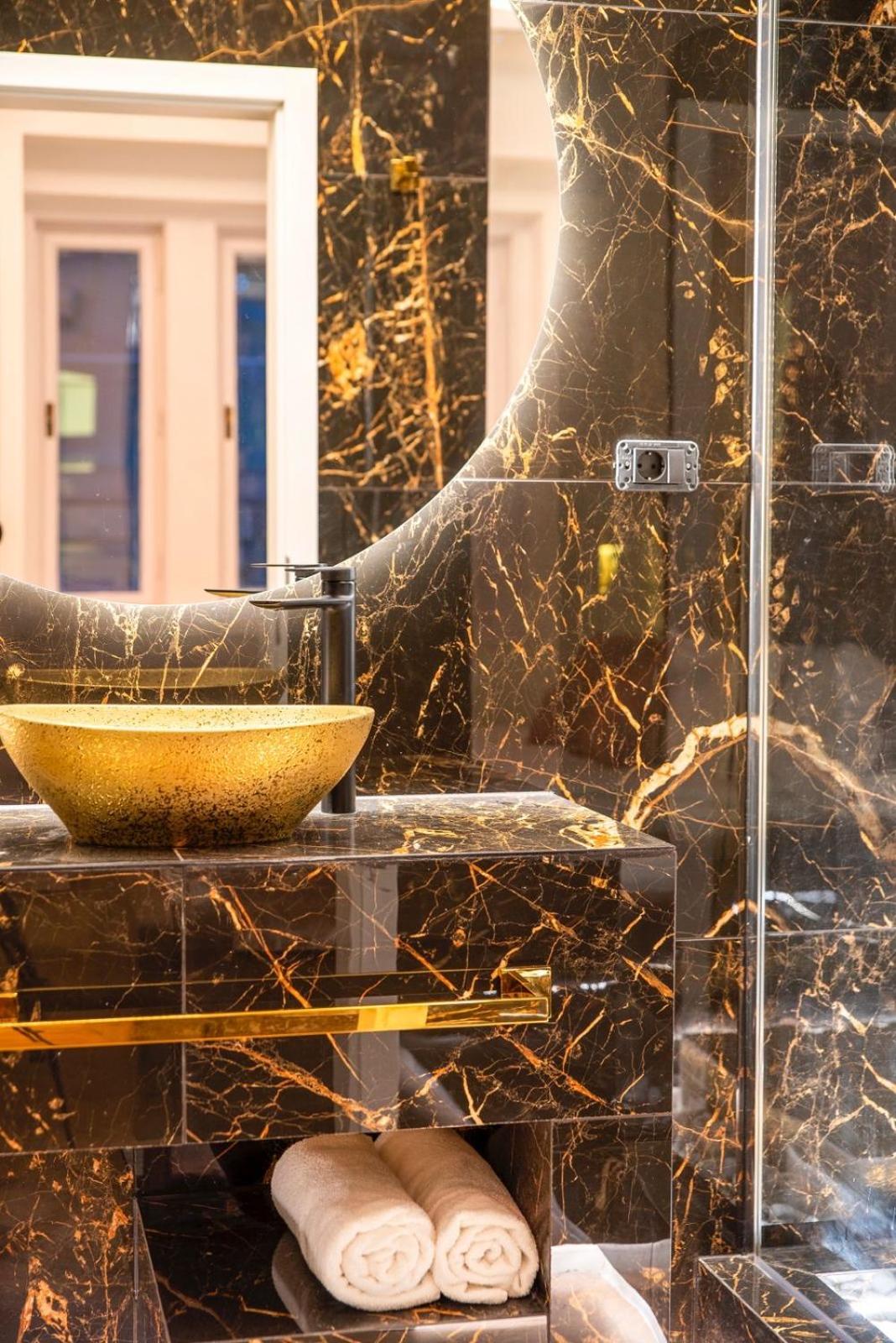 Vip Jacuzzi Luxury Apartment Будапеща Екстериор снимка